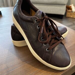 Eco Bay L.L. Bean, Men's Brown Leather Sneakers, NWOT. No box.